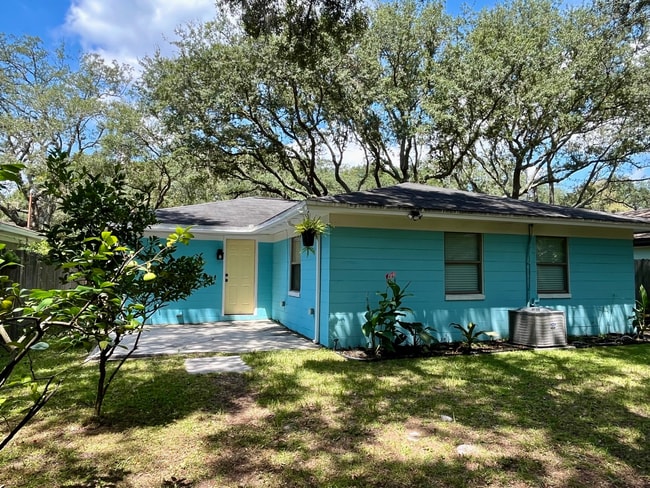 Photo - Completely Remodeled! Close to  Historic D...
