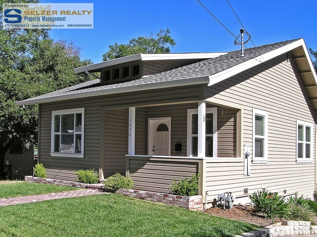 Building Photo - Roomy 3 bd. Westside home w/ great curb appeal!