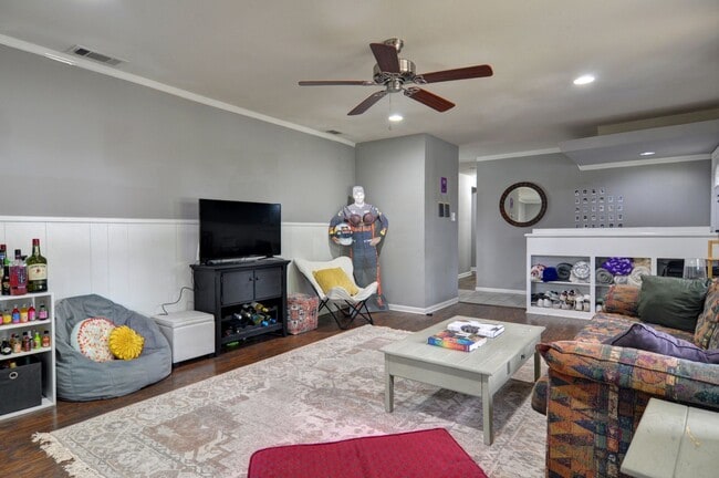 3715 Jeanette Dr