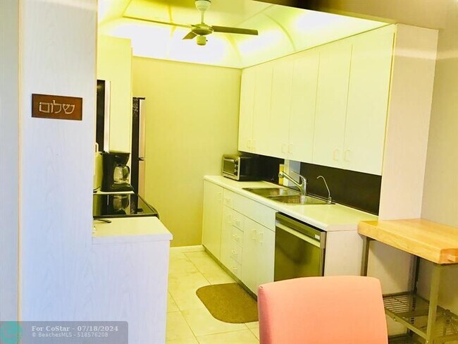 Photo - 4082 Exeter Unidad 4082