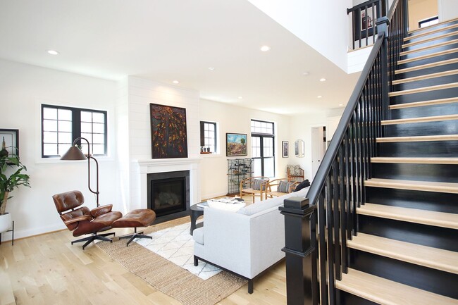 Photo - Beautiful, Custom-Built Lochlyn Hill Home