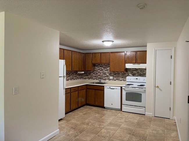 2108 White Cedar Blvd