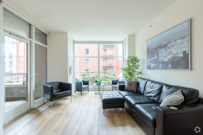 Building Photo - 530 K St Unit 305 Rental