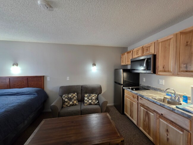 Photo - 590 Spruce St