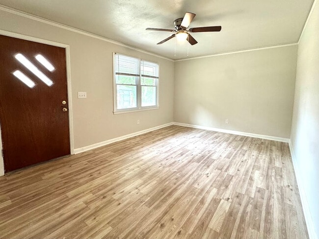 Photo - 868 Watts Dr