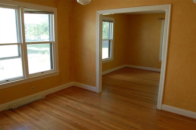 Photo - 4704 Evans Ave