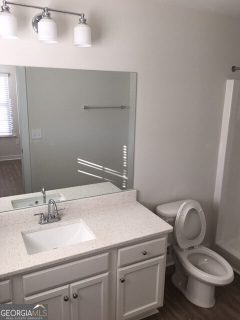 Photo - 335 Lorien Way