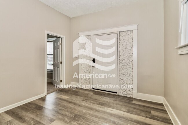 Photo - 2320 W Hill St