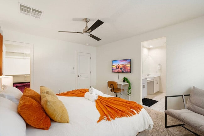 Photo - 814 E Roma Ave Unidad SI ID1568809P