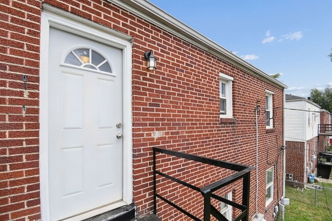 Photo - 375 S Chase Ave Unit 375 S Chase Ave #B