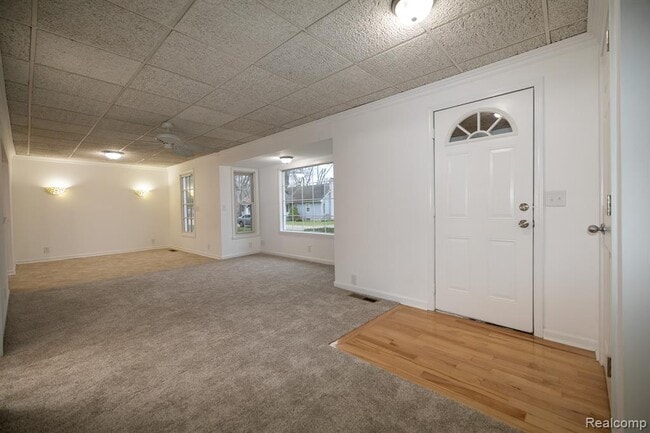 Photo - 9172 Millward Ave