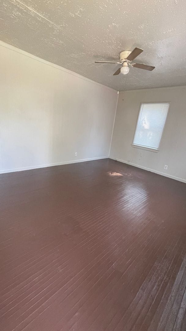 Photo - 3 bed 1 bath home with 1 car garage.  Move in Ready!