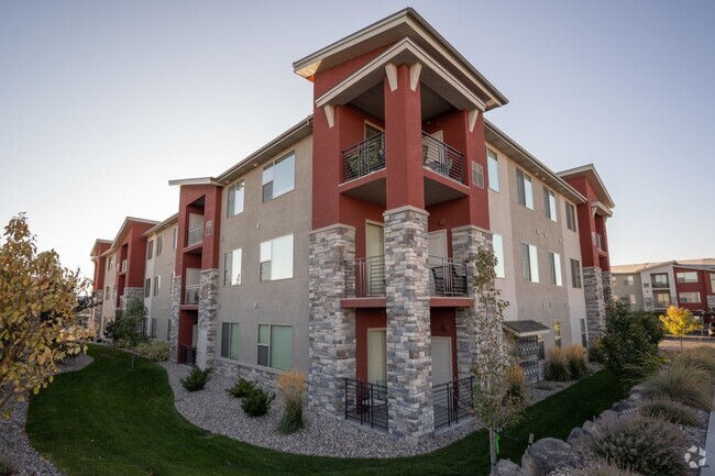 Building Photo - The Falls at Snake River Landing Rental