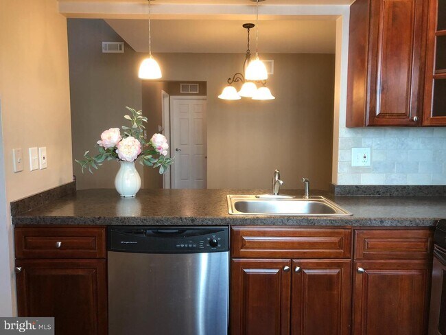 Photo - 270 Everly Ct Townhome