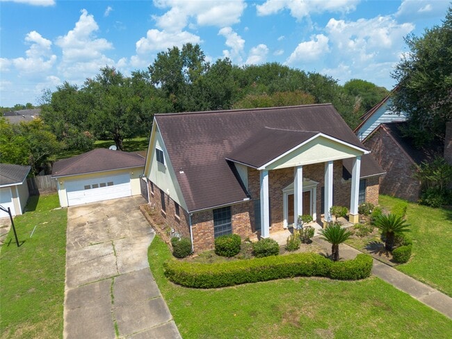 Building Photo - 2902 Meadowcreek Dr Rental