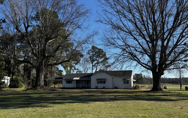 Well kept home in Rural Vanceboro area - Well kept home in Rural Vanceboro area