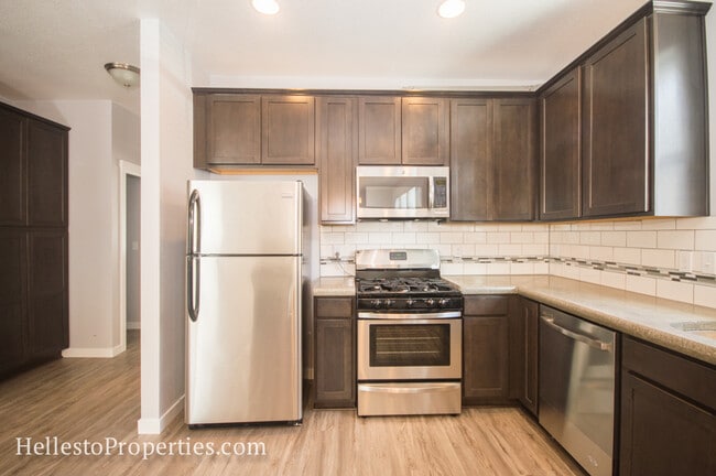 Photo - 437 NW 14th St