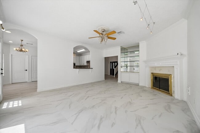Photo - 2431 Parkwood Ln