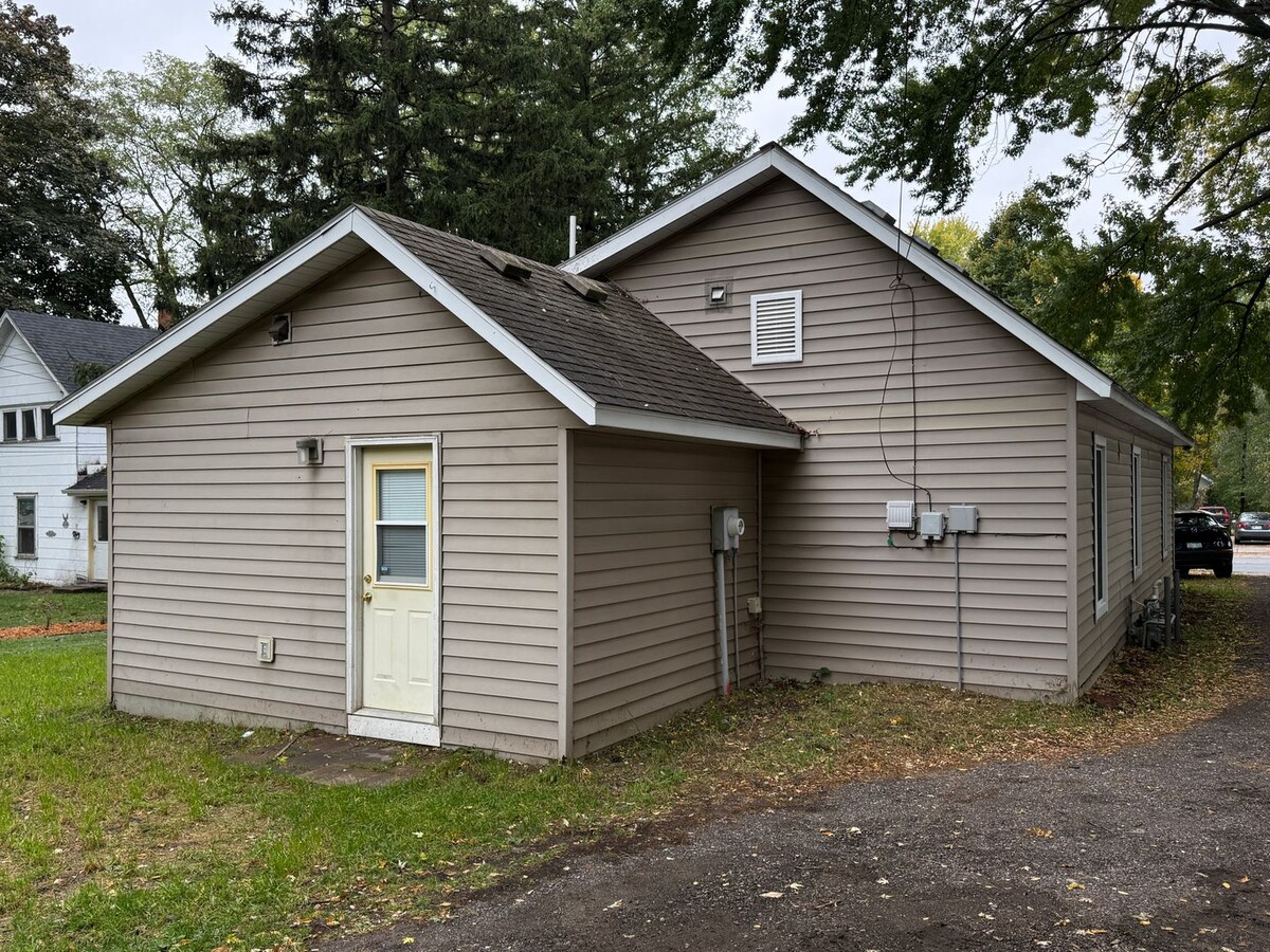 Photo - 1214 9th St E Unit Bob Stevens - 1214 9th St. E.