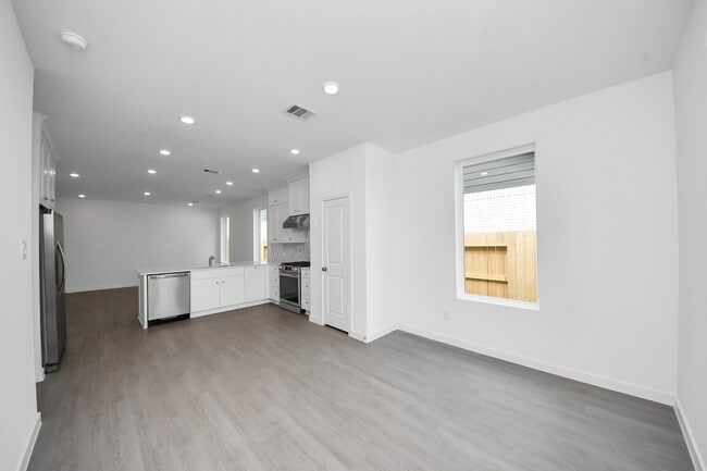 Photo - 28910 Rustic Robin Ln