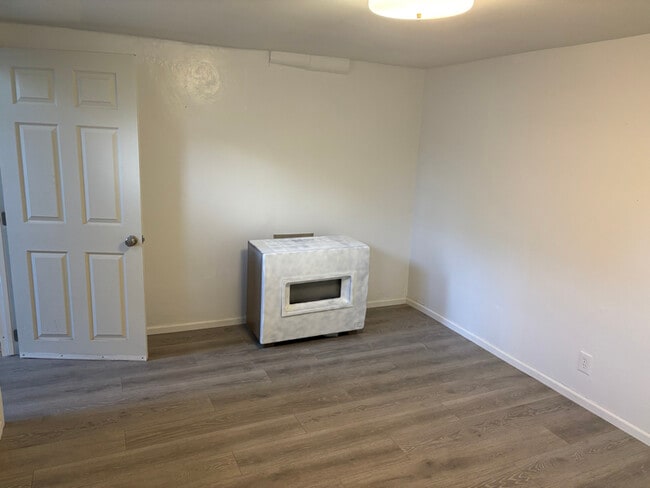 Building Photo - 306 2nd St NW Rental