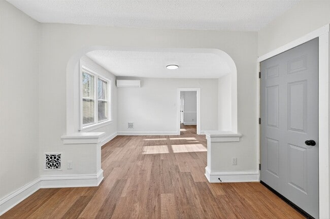 Photo - 5803 S Kings Highway Blvd Unit 2S