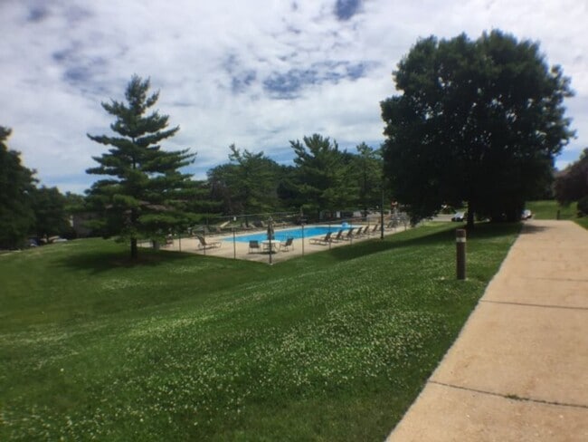 Photo - Spacious 2 bed 1.5 bathroom Condominium