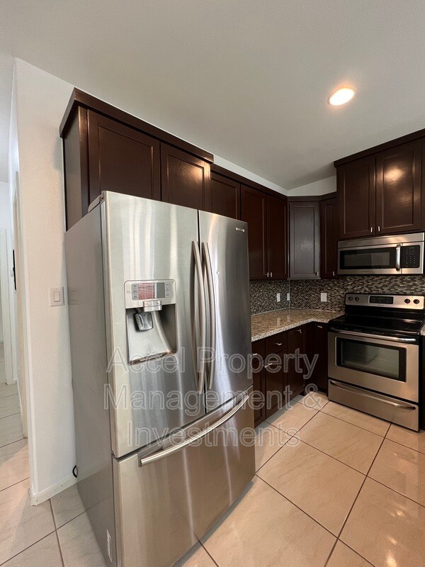 Photo - 214 Fig Dr Unit 4