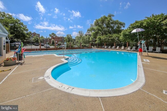 3930 Langley Ct NW Unit F642