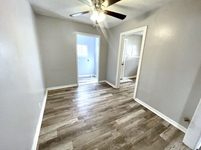 Photo - 4565 Detroit Ave