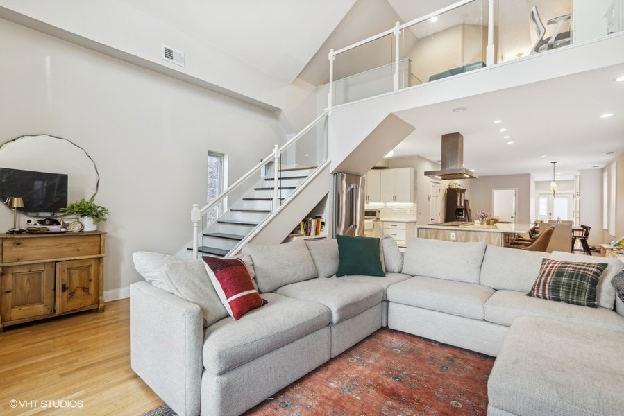 Photo - 1033 N Hermitage Ave (Chicago, IL)
