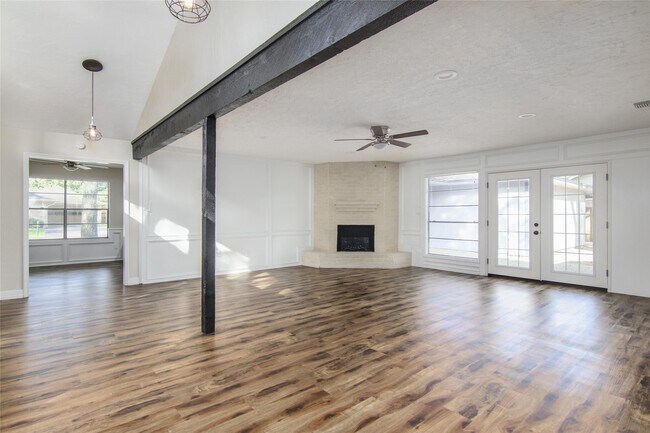 Photo - 2716 Pinecone Ln