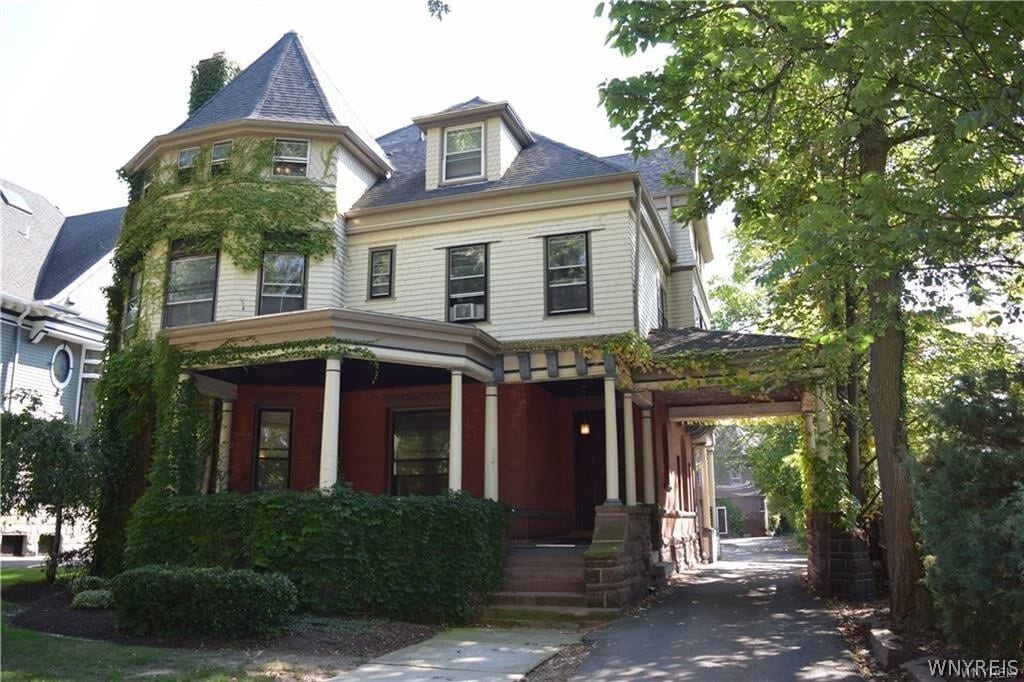 Photo - 721 W Ferry St