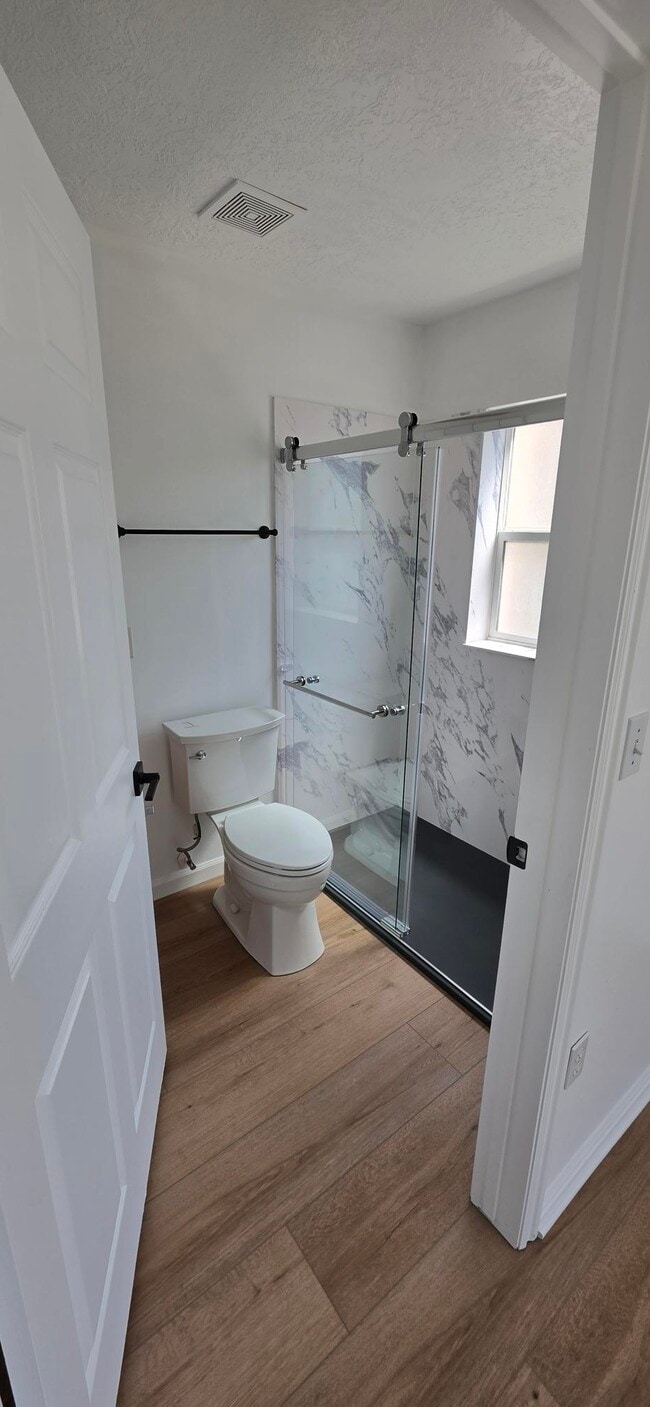 Photo - 765 E 560 N