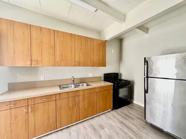 Building Photo - 525-27 S Juniper St Unit 527 C