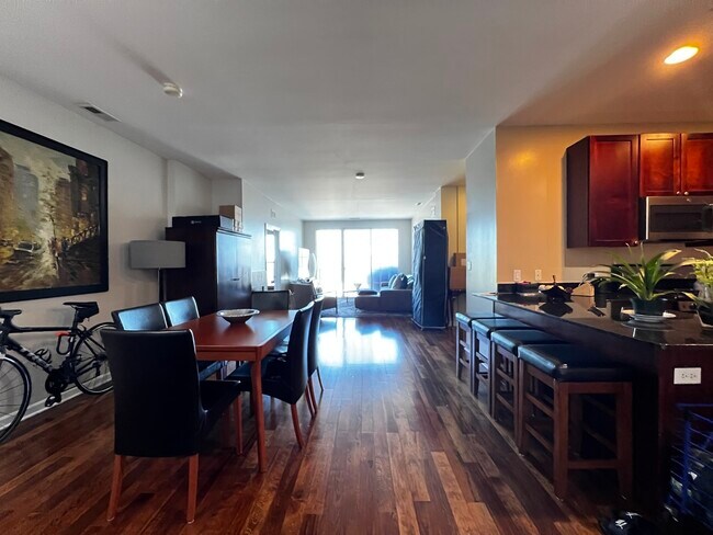 Photo - 5300 N Lincoln Ave Unit 4A