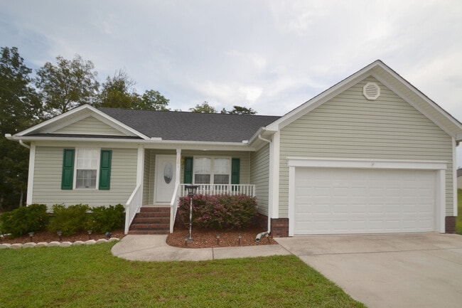 Building Photo - Highly desirable St Andrews subdiv. 3 bed,... Rental