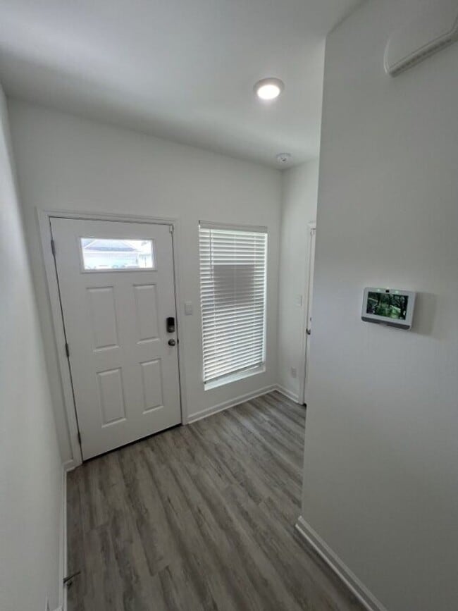 Photo - Charming 3 Bed, 2 Bath Home in Prime Locat...