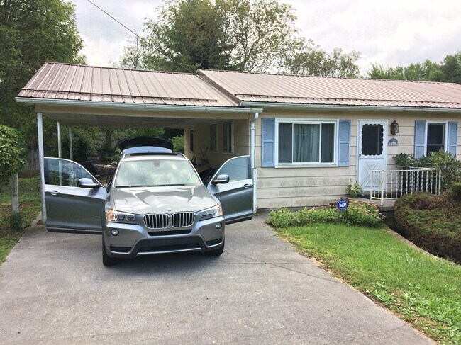 Photo - 422 Charwood Dr