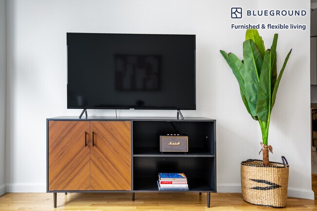 Photo - 1 Union Square South Unidad FL12-ID549