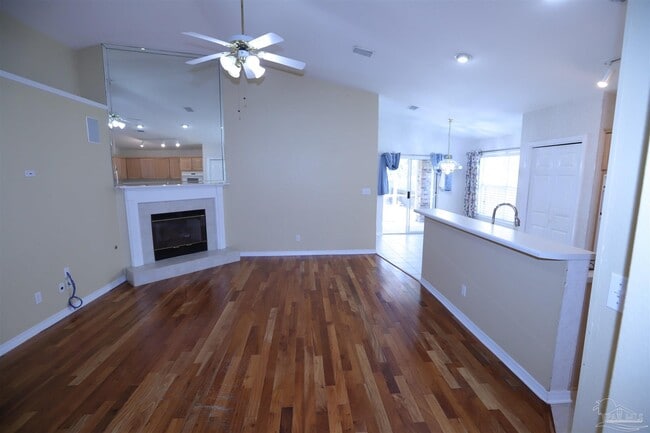 Photo - 9955 Rail Cir