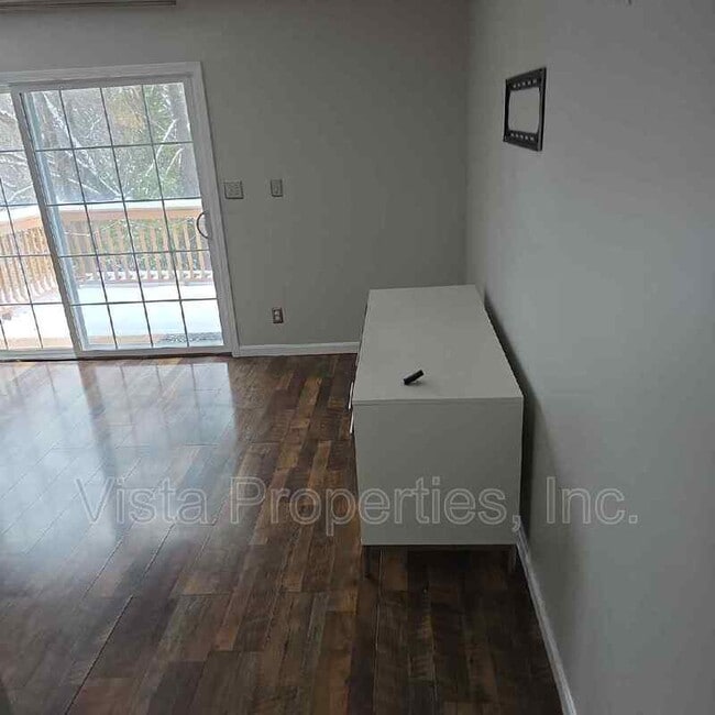 Photo - 737 N Hite Ave Unidad 5