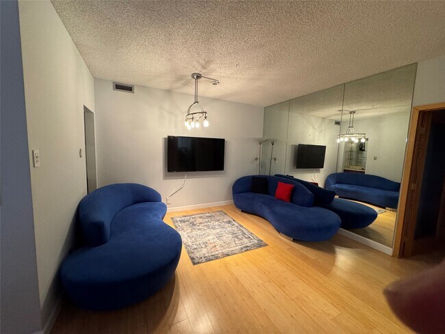 Photo - 5150 Hidalgo St