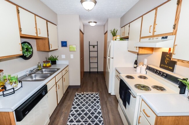 Photo - Woodland Trace