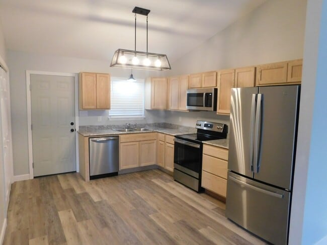 Photo - 208 Cedar Ridge Ct
