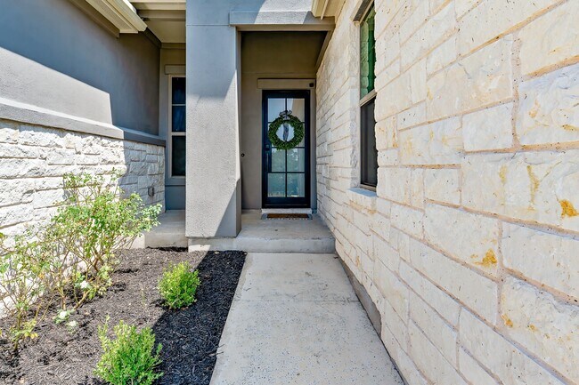 Photo - 127 Loysoya St