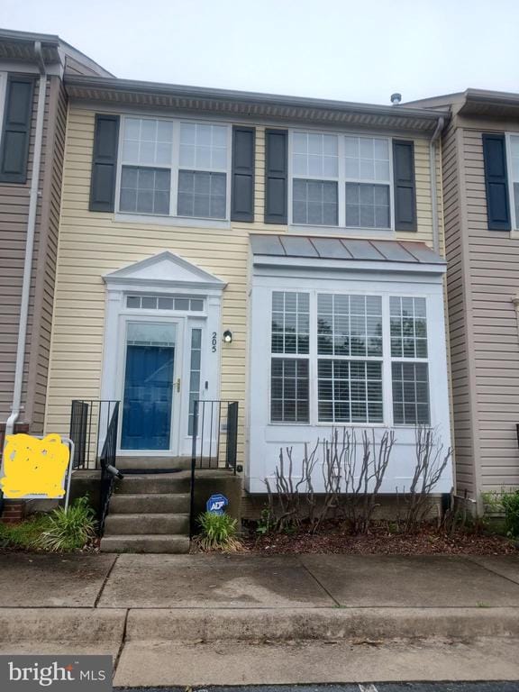 Photo - 205 Hillside Ct