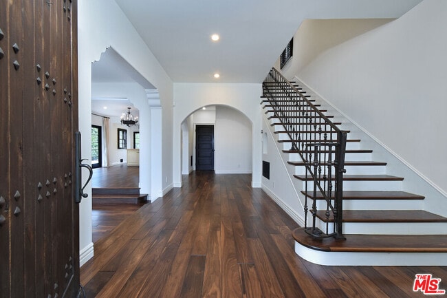 Photo - 6111 San Vicente Blvd