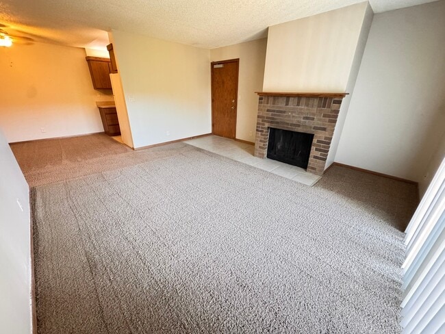 Photo - 5010 Emerald Dr Unit 03