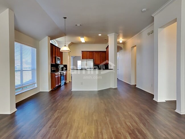 Photo - 515 Hampton Ct